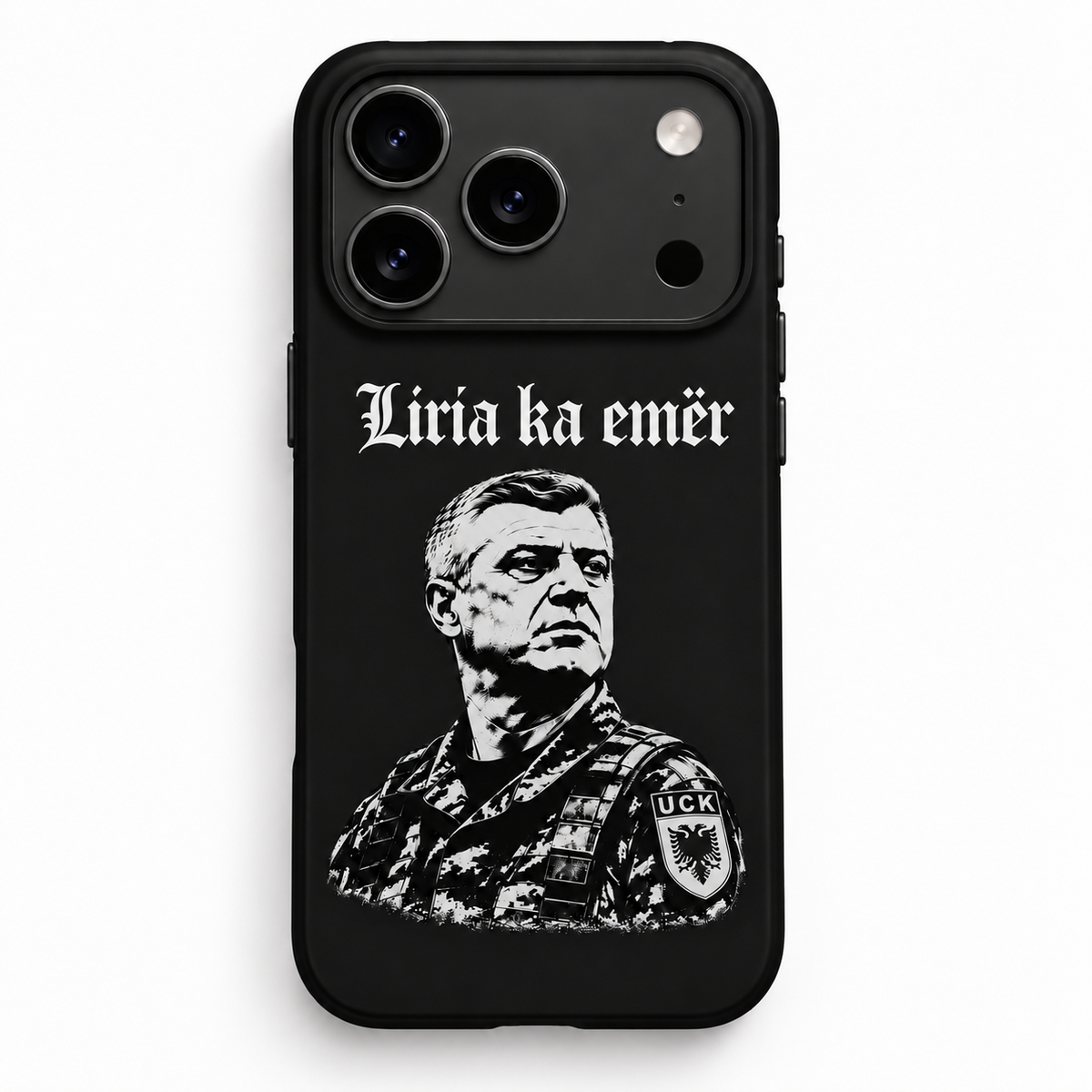 Hashim Thaçi – Liria ka Emër Hülle Schwarz